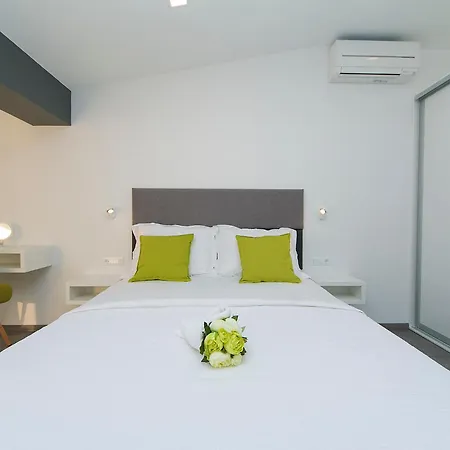 Apartments Vila Nadalina Delux Brela Room photo