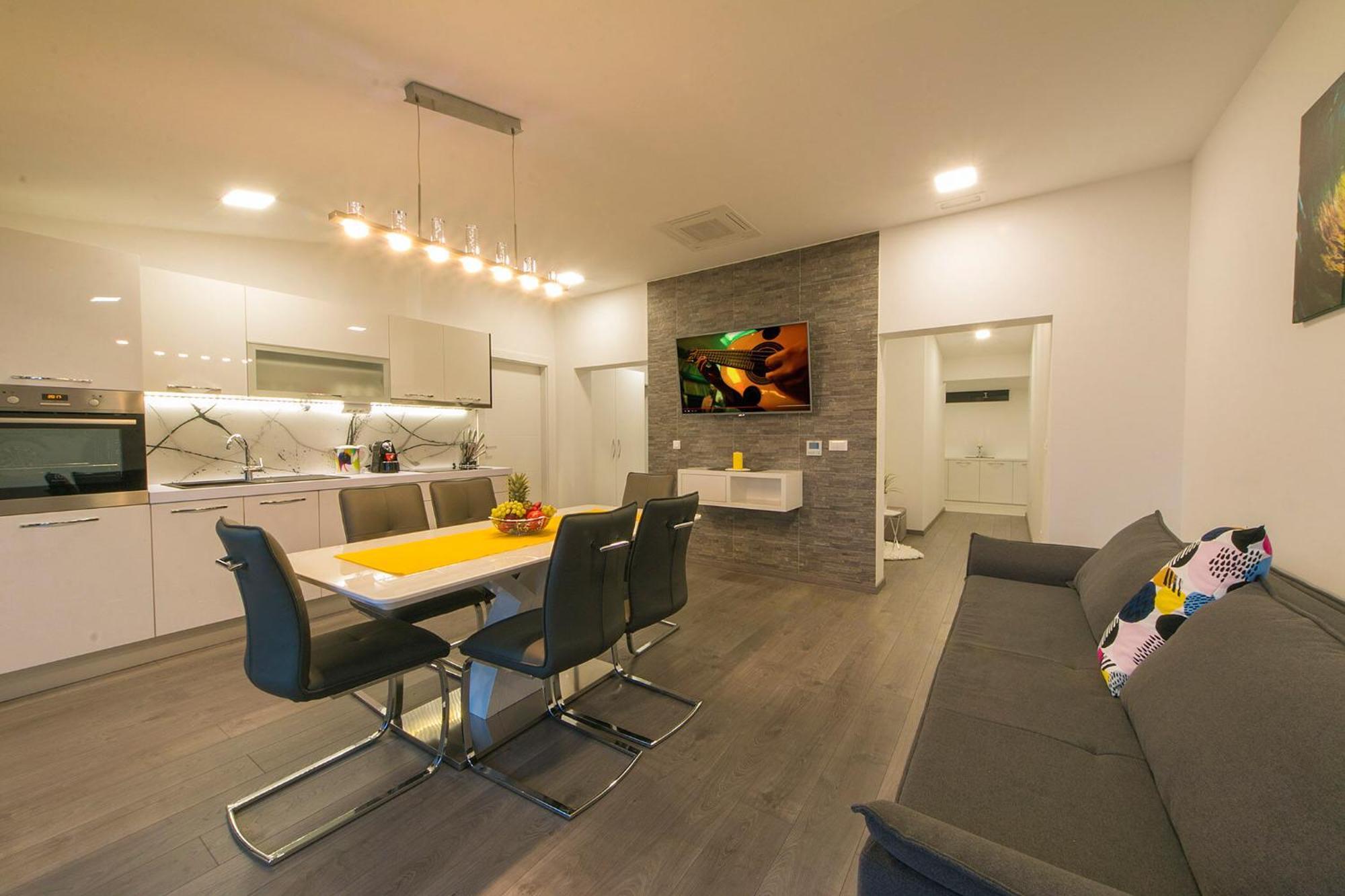 Apartment Nadalina Delux *